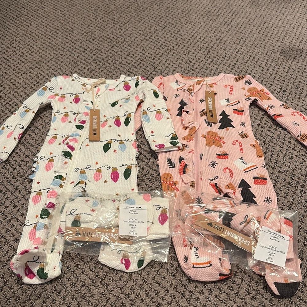 NWT 0-3M SpearmintLove Christmas Ruffle Bodysuits and Bows 🤍🎄